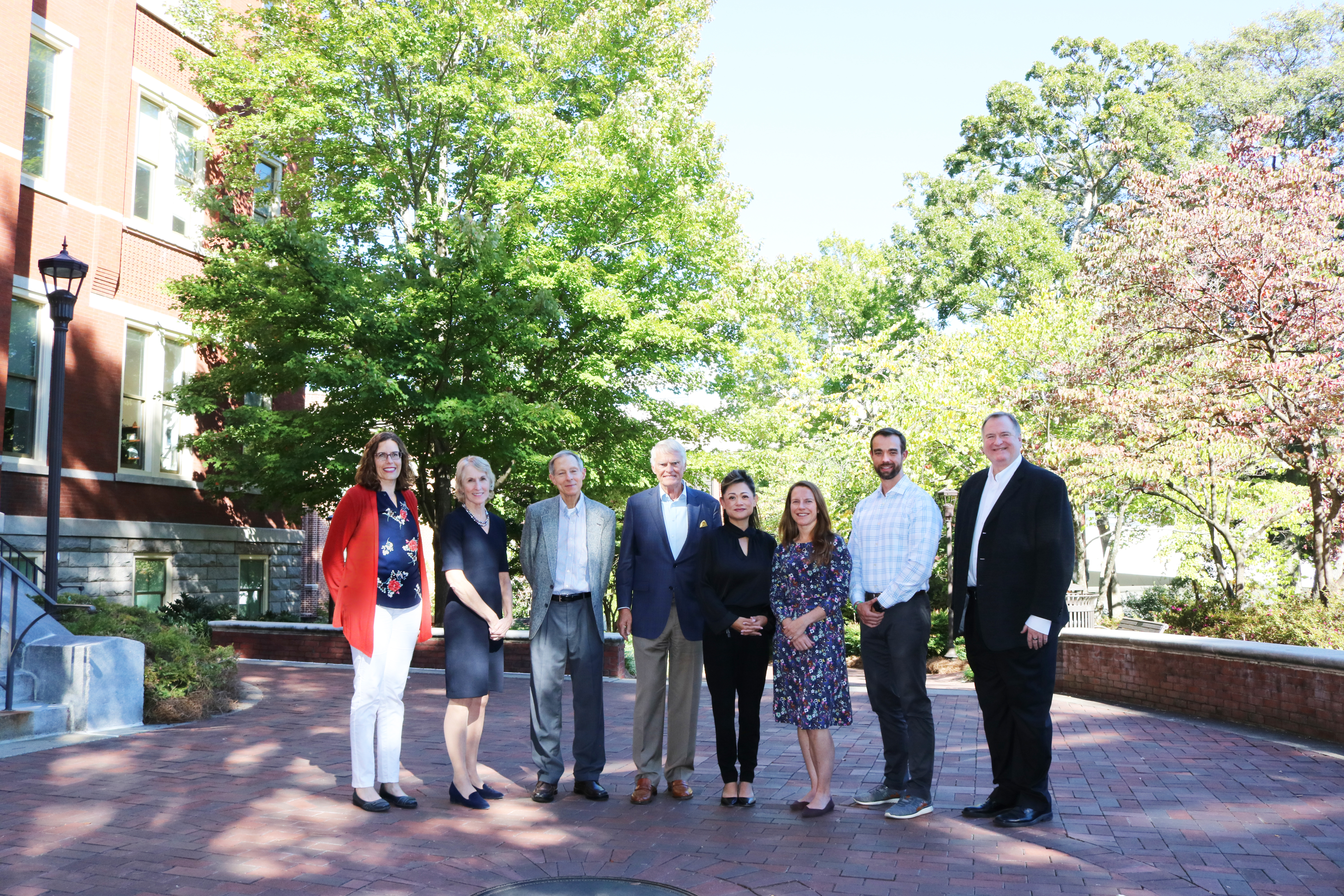 College of Sciences Dean Susan Lozier with 2022's new CoS Advisory Board members and board leadership.
College of Sciences Dean Susan Lozier with 2022's new CoS Advisory Board members and board leadership.