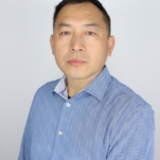 Hongwei Wu Headshot